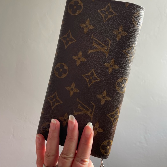 Louis Vuitton Emilie Wallet - Picture 2 of 8